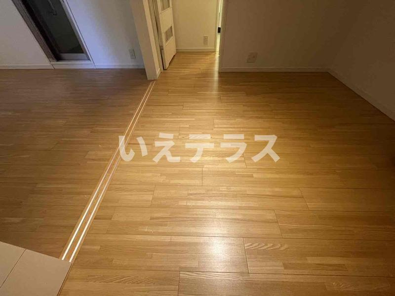 ワコーレ神戸北野セリュックスの居間・リビング