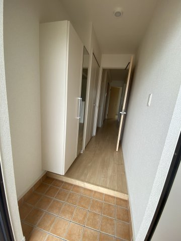 徳島市応神町東貞方字諏訪ノ市のアパートの玄関