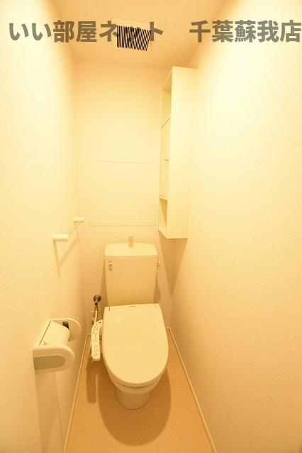 エムライゼのトイレ|落ち着いた色調のトイレです
