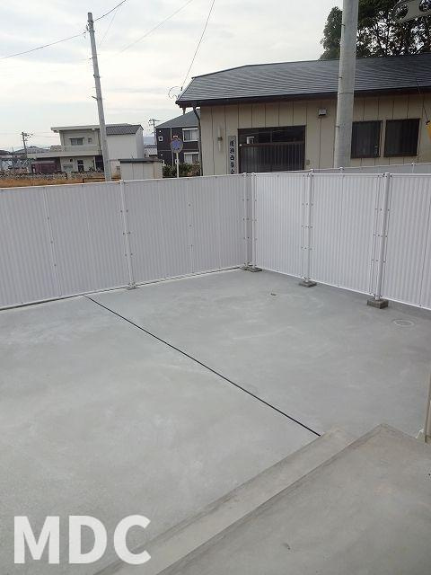 徳島市川内町榎瀬のアパートの庭