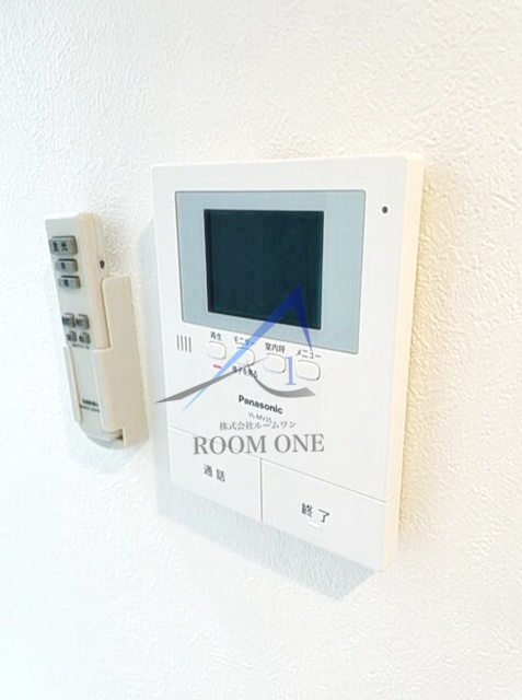 グランドセダー東陽町のセキュリティ|モニター付きインターホンです。