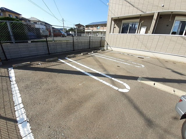 メゾン　ド　ソレイユⅠの駐車場|駐車場があります