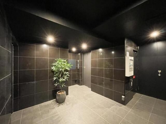 ＴＡＳＵＫＩ　ＲＩＣＨＥＳＳＥ　新宿山吹町のエントランス