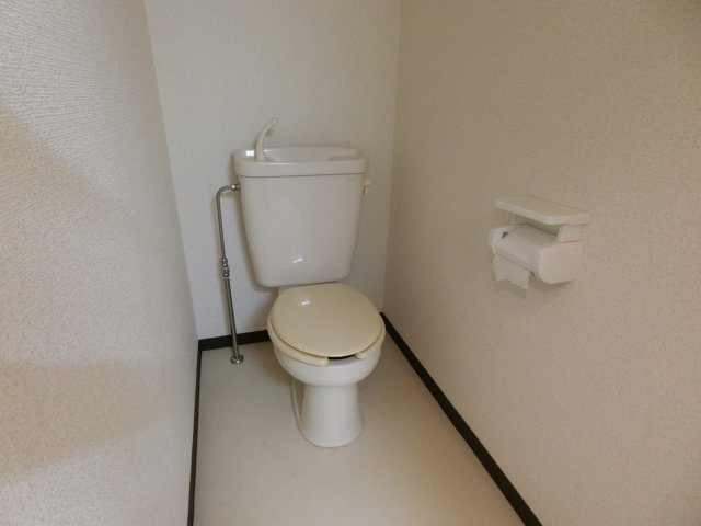 ポン・ルテェール陣屋のトイレ|他のお部屋の参考写真となります。