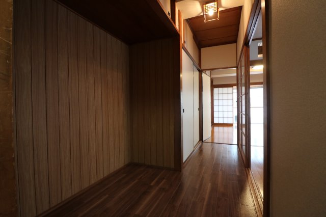 写真は改装前になります。