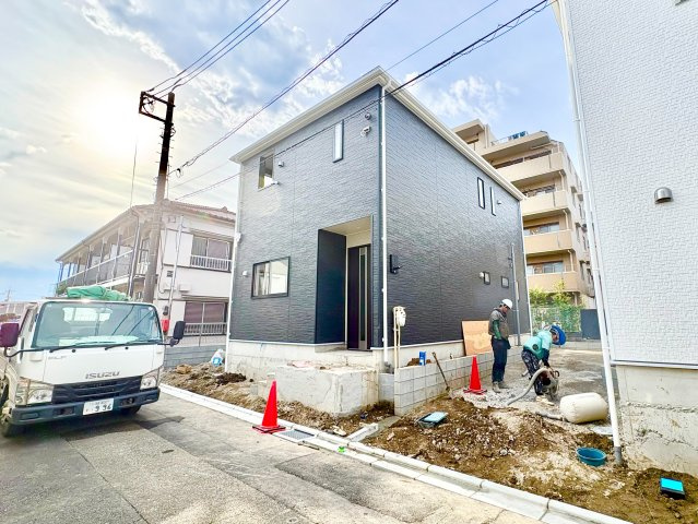 《仲介手数料半額》志木市下宗岡第36　3号棟の前面道路含む現地写真