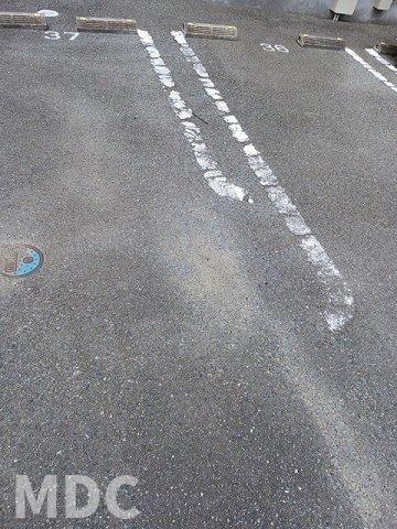 クラール南矢三Ａの駐車場