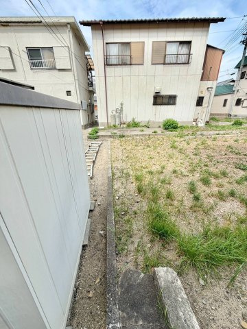 泉佐野市羽倉崎３丁目土地の外観|敷地西側境界付近を撮影