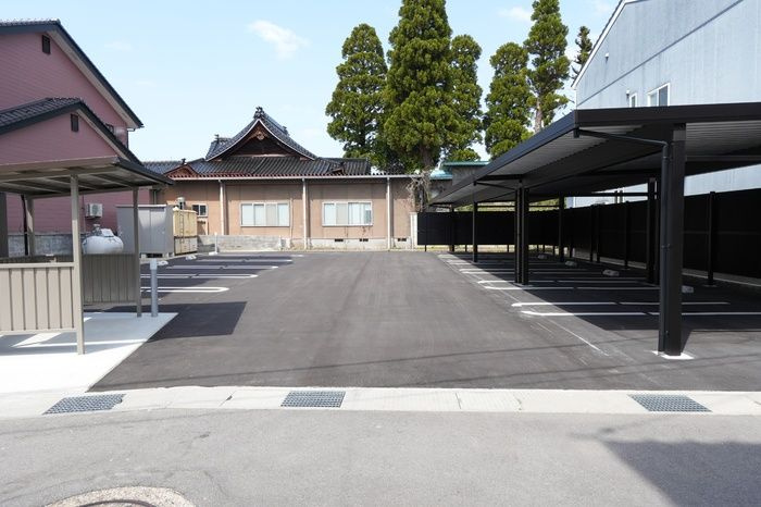コートドールの駐車場