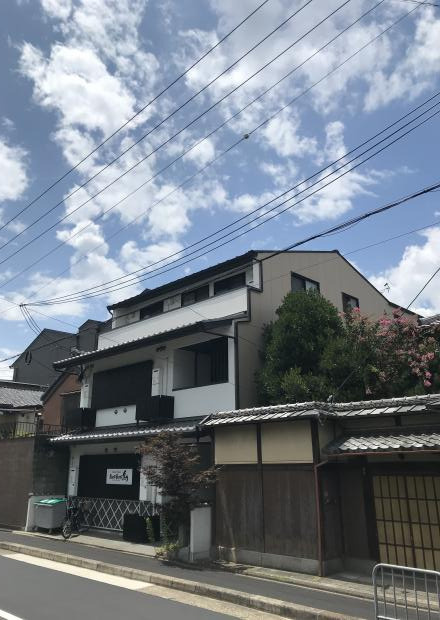 ボチボチ烏丸の外観