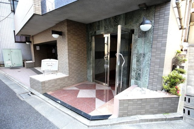 パークウェル三軒茶屋のエントランス|建物の内部です