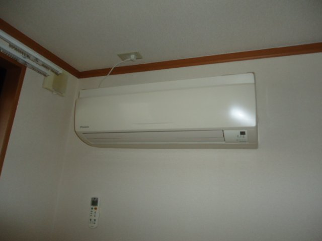 ミロワール弐番館の設備|エアコン