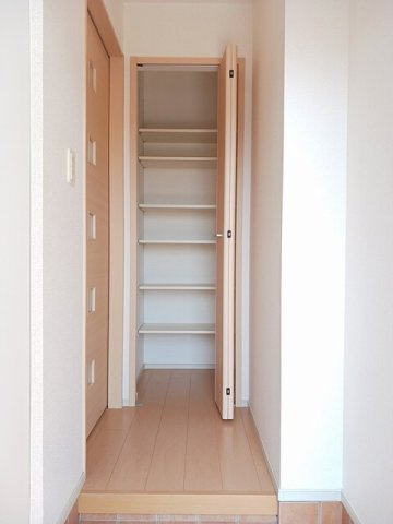 アメジストの玄関|明るい玄関です