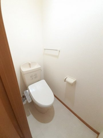 ヴィラ　プリムローズのトイレ|落ち着いたトイレです