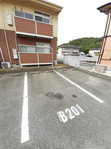 エバグリーンＢの駐車場|駐車場に車を止められます