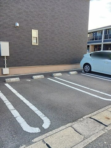 グラーベン沖　Ａの駐車場|駐車場に車を止められます