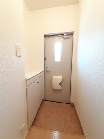 ドゥアビエスタの玄関|明るい玄関です
