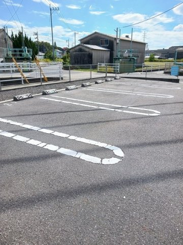 ノーベル　Ｃ棟の駐車場|カースペースがあります