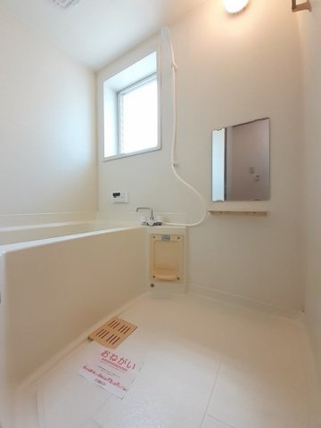 ボニート　ロッサの浴室|日々の疲れを癒すお風呂付です