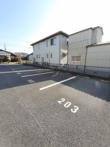 マーヴェラス２１の駐車場|駐車スペースもあります