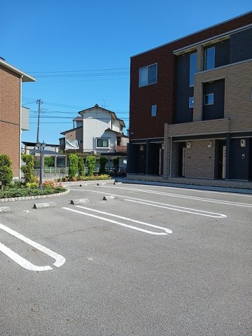 マリーアンジュⅡ　Ｂの駐車場|車をお持ちの方に嬉しい駐車場付きの物件です