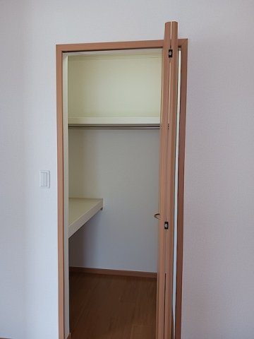 モンブランの収納|大きなものも収納できそうです