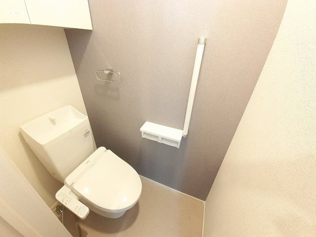 カーサ　スチェッソのトイレ|シンプルで使いやすいトイレです