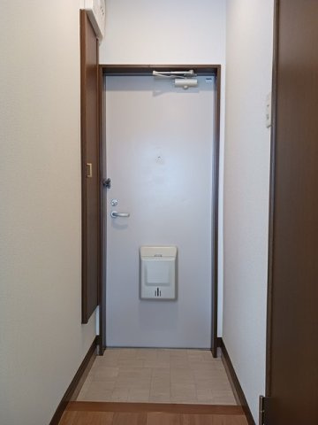 サンセール・ナンバの玄関|明るい玄関です