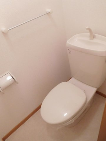ハートネス８０　Ｂのトイレ|ゆったりとした空間のトイレです