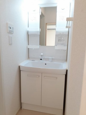 リバーサイド２の洗面所|コンパクトで使いやすい洗面所