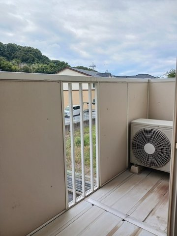 グリンピア古都Ａのバルコニー|暖かな日差しのふりそそぐバルコニー