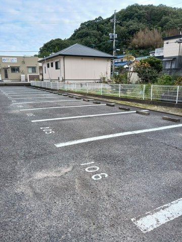 グリンピア古都Ａの駐車場|駐車場があります