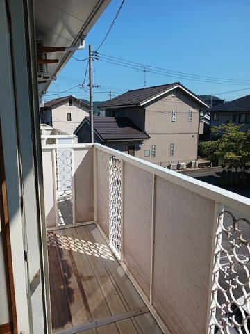 シエヌーのバルコニー|外からの目が気にならないバルコニーで洗濯物が干せます