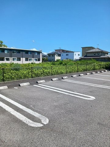 ドゥアビエスタの駐車場|駐車場完備です