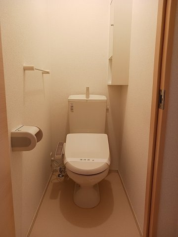 フォレストガーデンＡのトイレ|ゆったりとした空間のトイレです