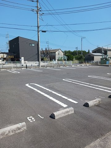 ノーベル　Ｃ棟の駐車場|駐車場があります