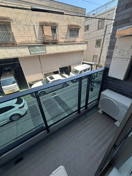 Ｔｈｅ　Ｓｈｉｎａｇａｗａ　Ｅａｓｔ　Ｒｅｓｉｄｅｎｃｅの居間・リビング|こちらのリビングで趣味の時間をお楽しみください