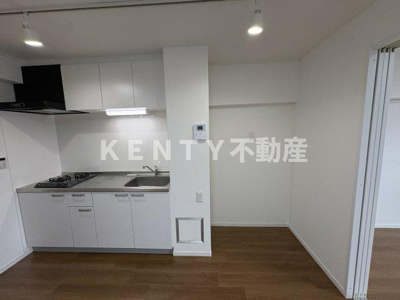 【寝室】 | 須賀マンション | 落ち着いて過ごせるお部屋なので、寝室にいかがでしょうか