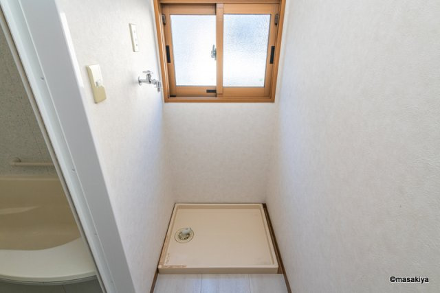 ウィルモア小柴見の洗面所|室内洗濯機置場