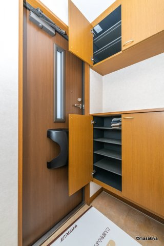ウィルモア小柴見の玄関|玄関 下駄箱