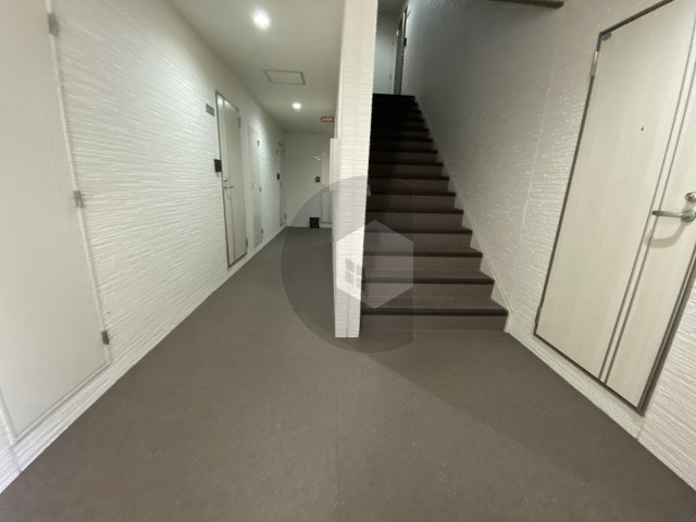 クリエオーレ菱屋西のロビー