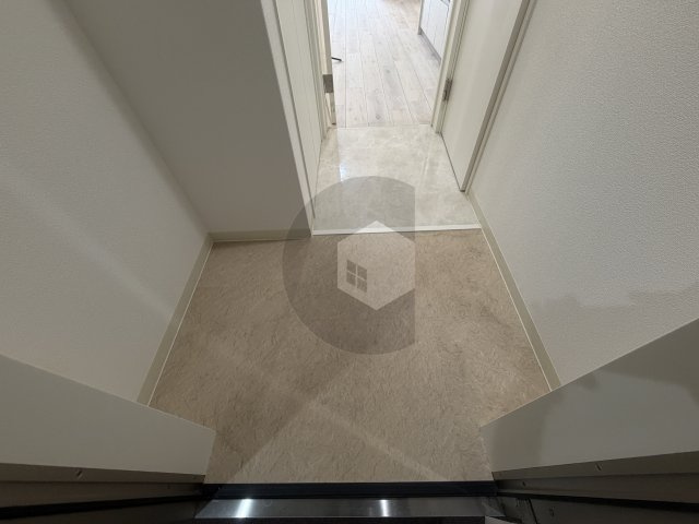 クリエオーレ菱屋西の玄関