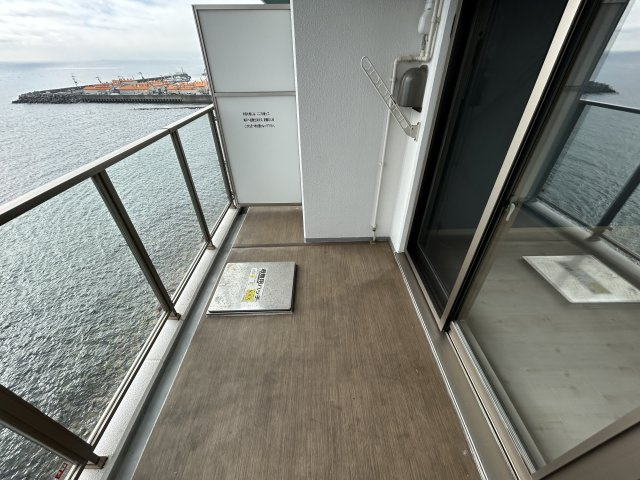 スカイ・シーフロント塩屋のバルコニー