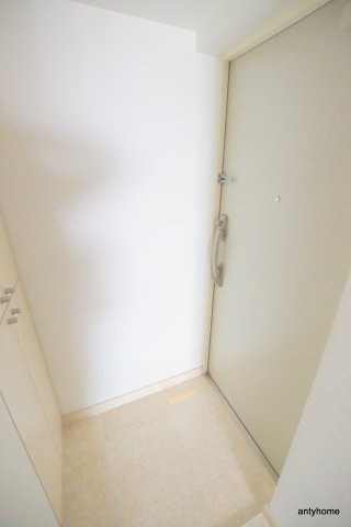マティエール東梅田　仲介手数料無料の玄関