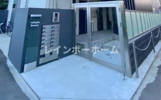 Infoglia Brezzaのエントランス