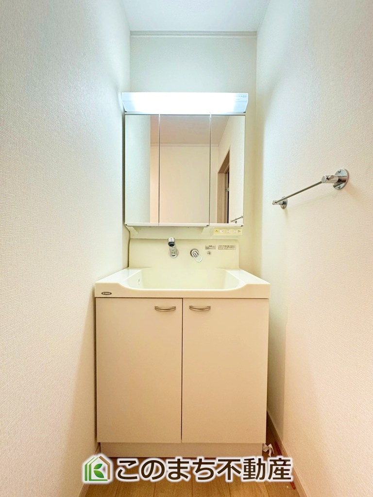 鹿沼市麻苧町中古戸建のバルコニー|"南向きバルコニーがございます！
陽当りが確保されておりますので洗濯物も速乾です！"
