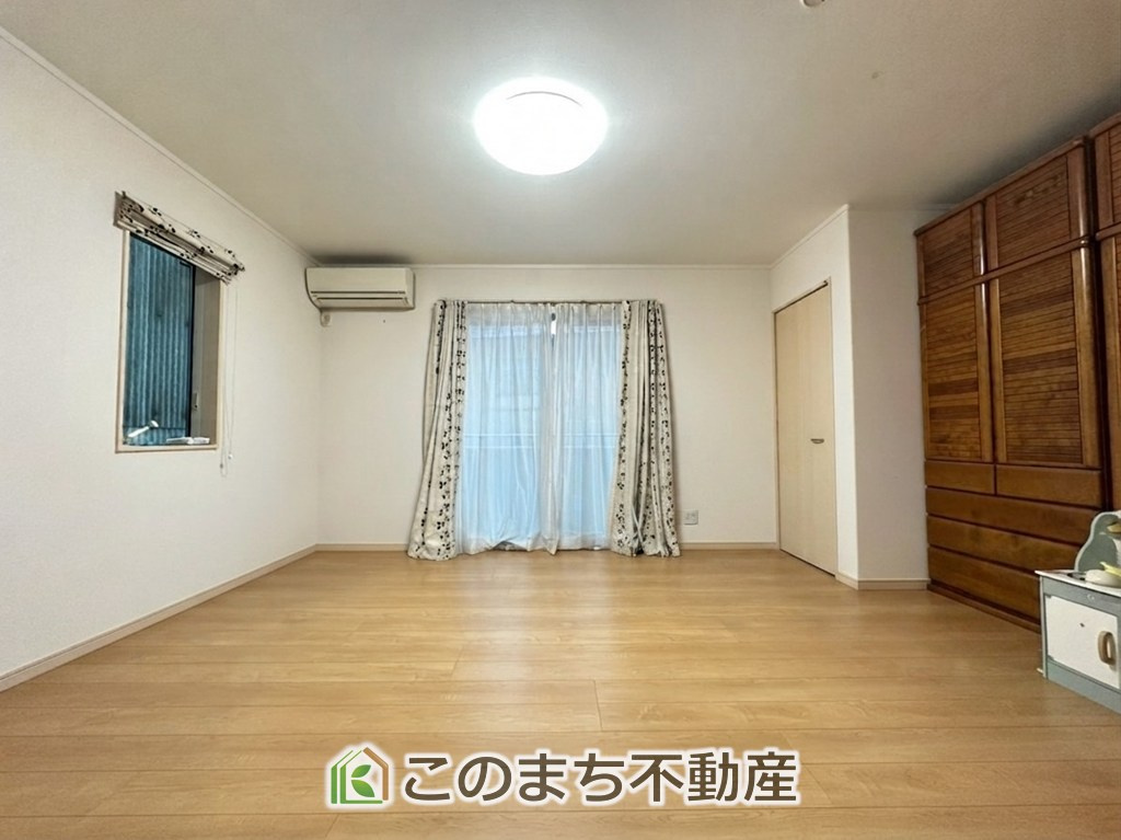 鹿沼市麻苧町中古戸建の洋室|南向きで陽当たりの良い洋室♪風通しもよく快適です☆
