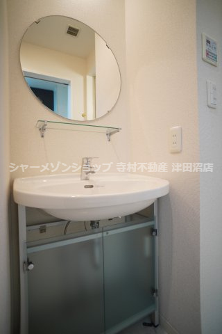 カーサ・ダ・ローリエの独立洗面台|他号室の写真になります。
