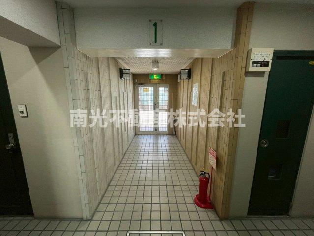 グローバル八戸ノ里Ⅱのエントランス