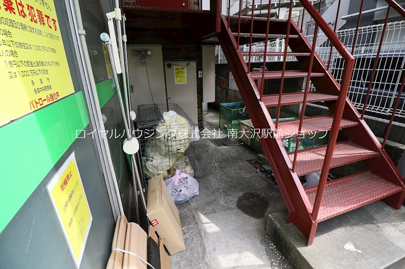 敷地内ごみ捨て場